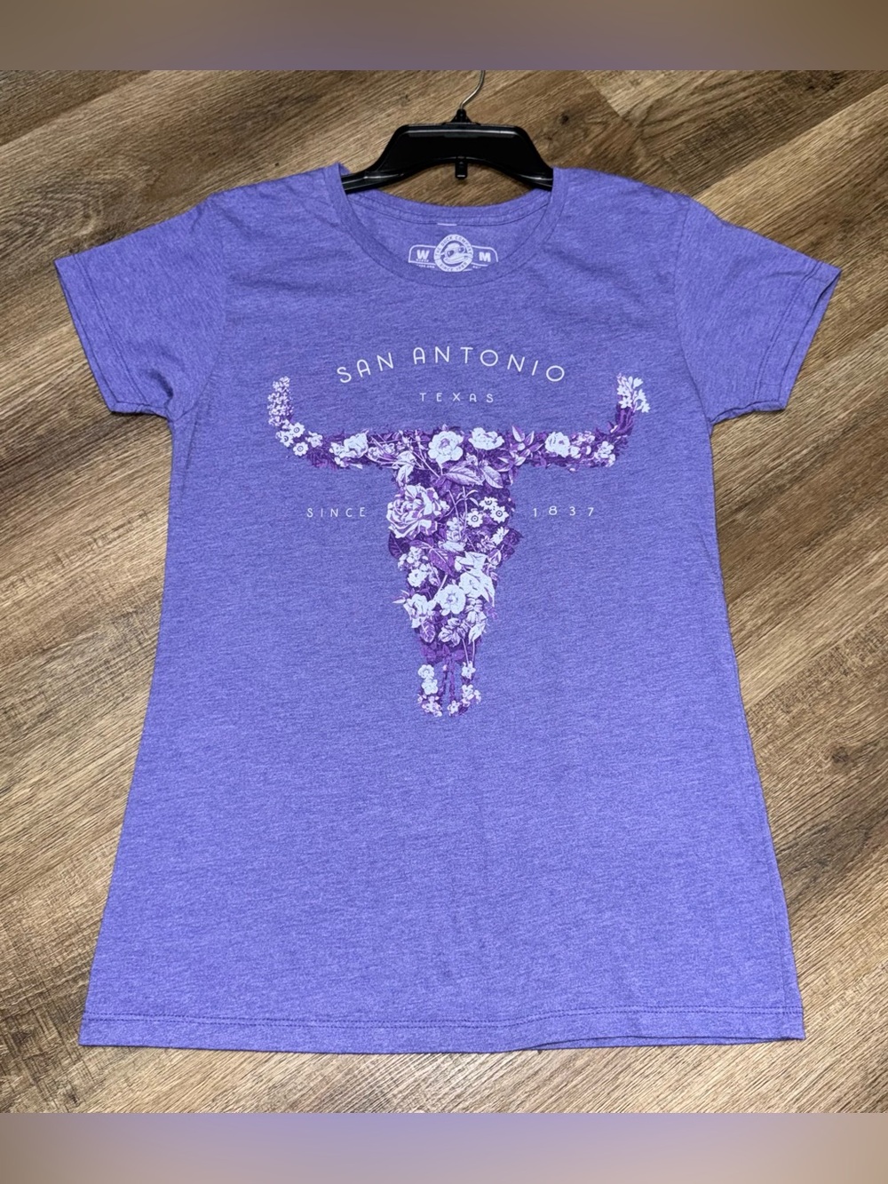 SAN ANTONIO, TEXAS Floral Longhorn T-Shirt. Size Medium.